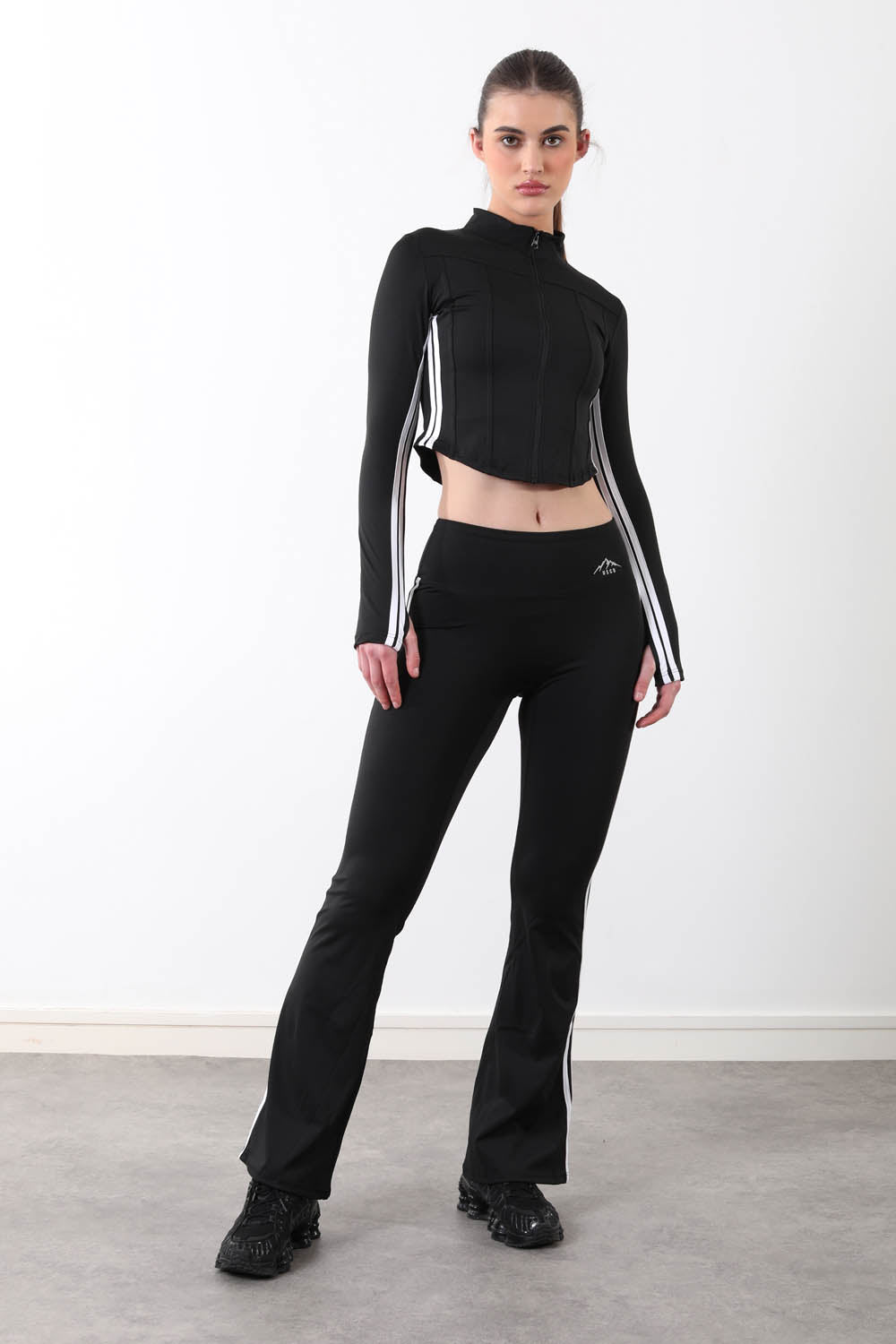 The District Set in Black